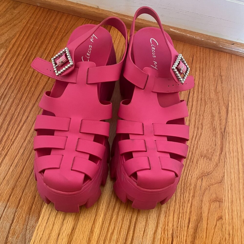 Alyson Lug Sole Fisherman Sandals - Picture 3 of 5